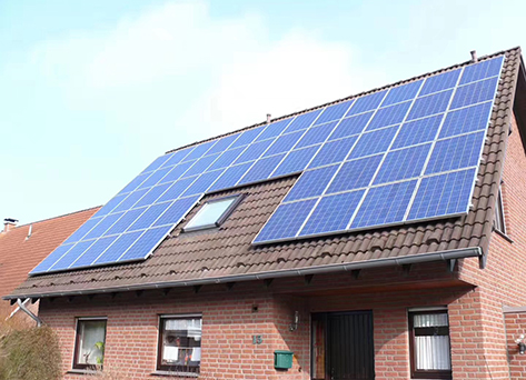 Solar-PV-Dachfall in Japan